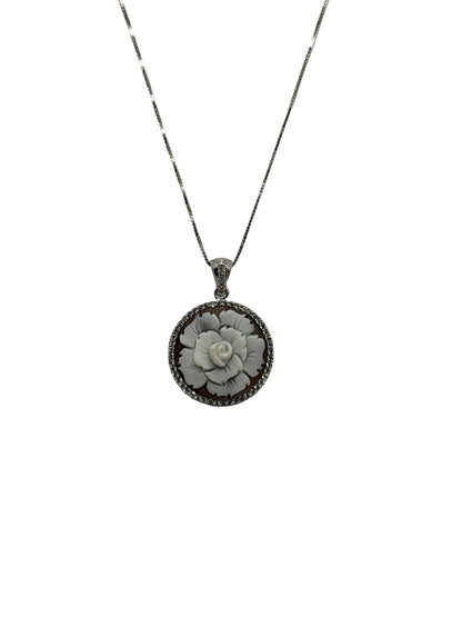 Collana in cammeo incisione "Fiori"