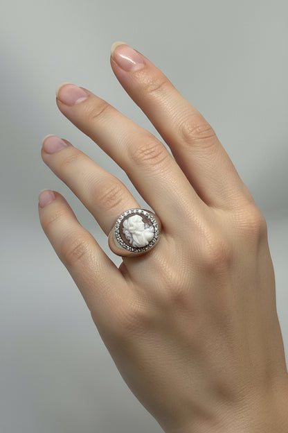 Anello in Cammeo incisione "Volto di Donna"