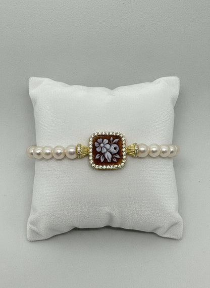 Bracciale in Perle e Cammeo incisione "Fiori"