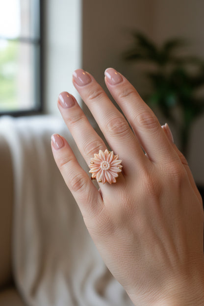 Anello in Cammeo incisione Fiore Sfioccato