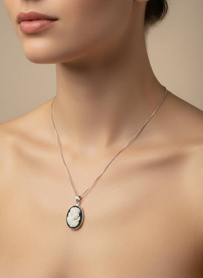 Pendente in Cammeo Artistico incisione "Profilo di Donna"