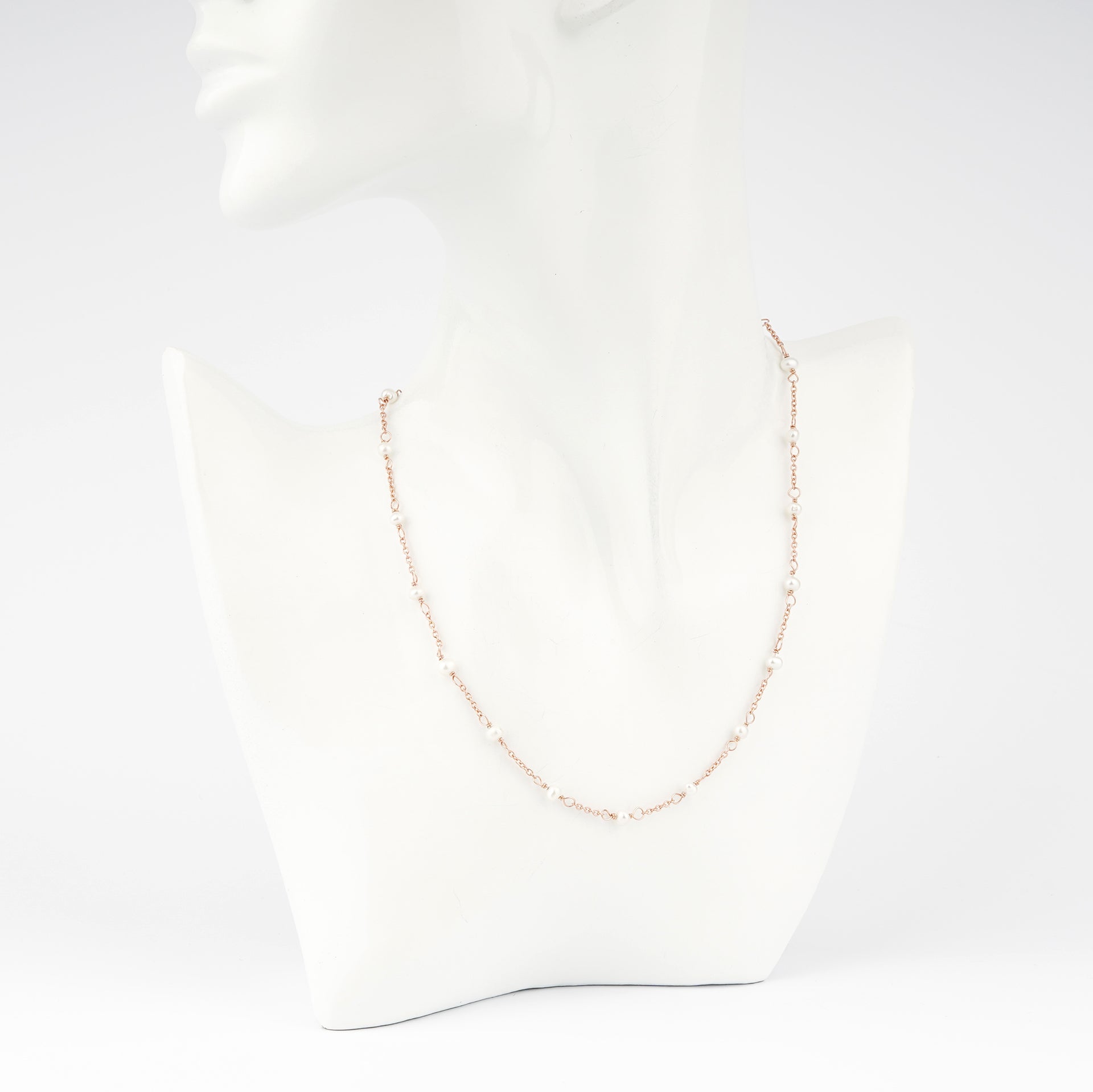 Collana e orecchini con ciondolo cammeo rosa su beige e marrone chiaro, set in oro anticato - Unici - Ottima qualità Collana e orecchini con ciondolo cammeo rosa su beige e marrone chiaro, set in oro anticato - Unici - Ottima qualità