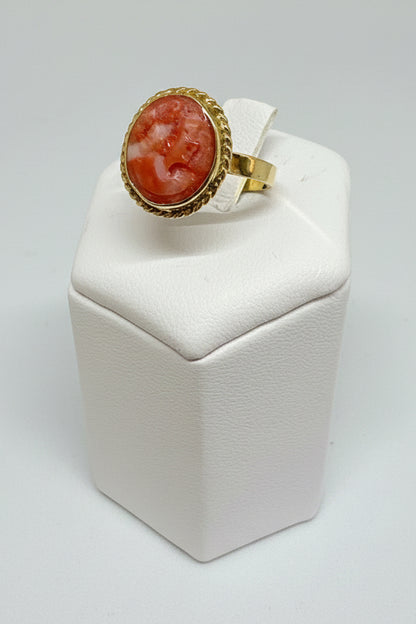Anello in corallo incisione Volto di Donna
