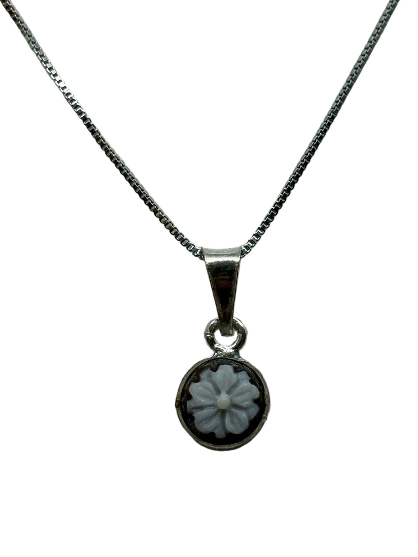 Pendente in Cammeo incisione "Fiore"