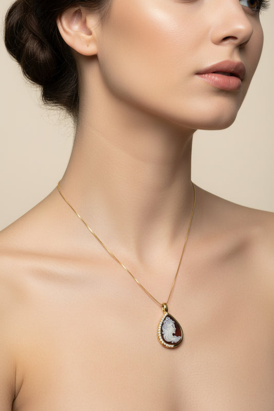 Collana in cammeo incisione "Profilo di Donna"