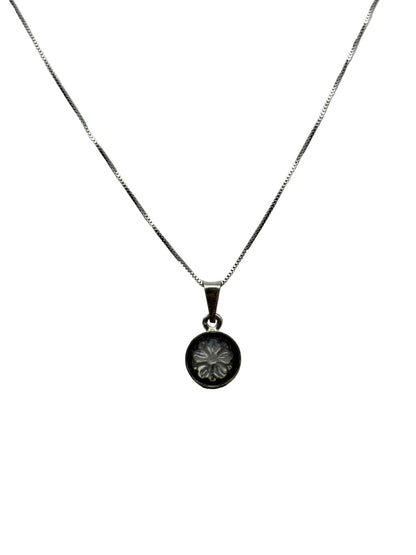 Pendente in Cammeo incisione "Fiore"