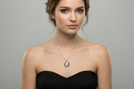 Collana in Cammeo incisione "Profilo di Donna"