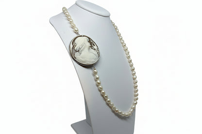 Collana in Perle e Cammeo incisione "Donna con Cappello e Uccellino"