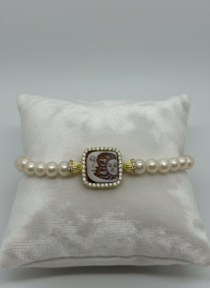 Bracciale in Perle e Cammeo incisione "Sole e Luna"