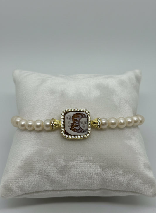 Bracciale in Perle e Cammeo incisione "Sole e Luna"