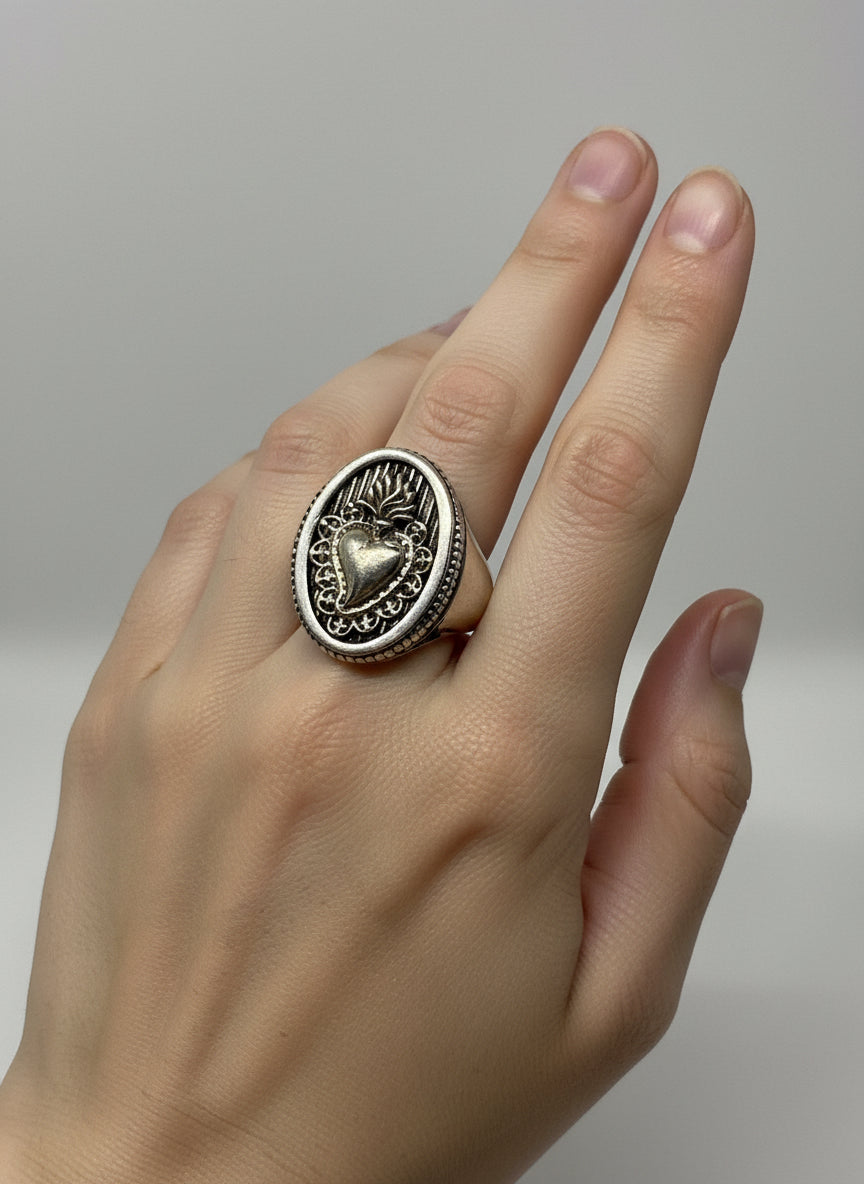 Anello in Argento Incisione "Cuore Sacro"