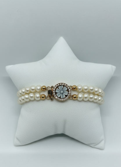 Bracciale in Perle e Cammeo incisione "Fiore"