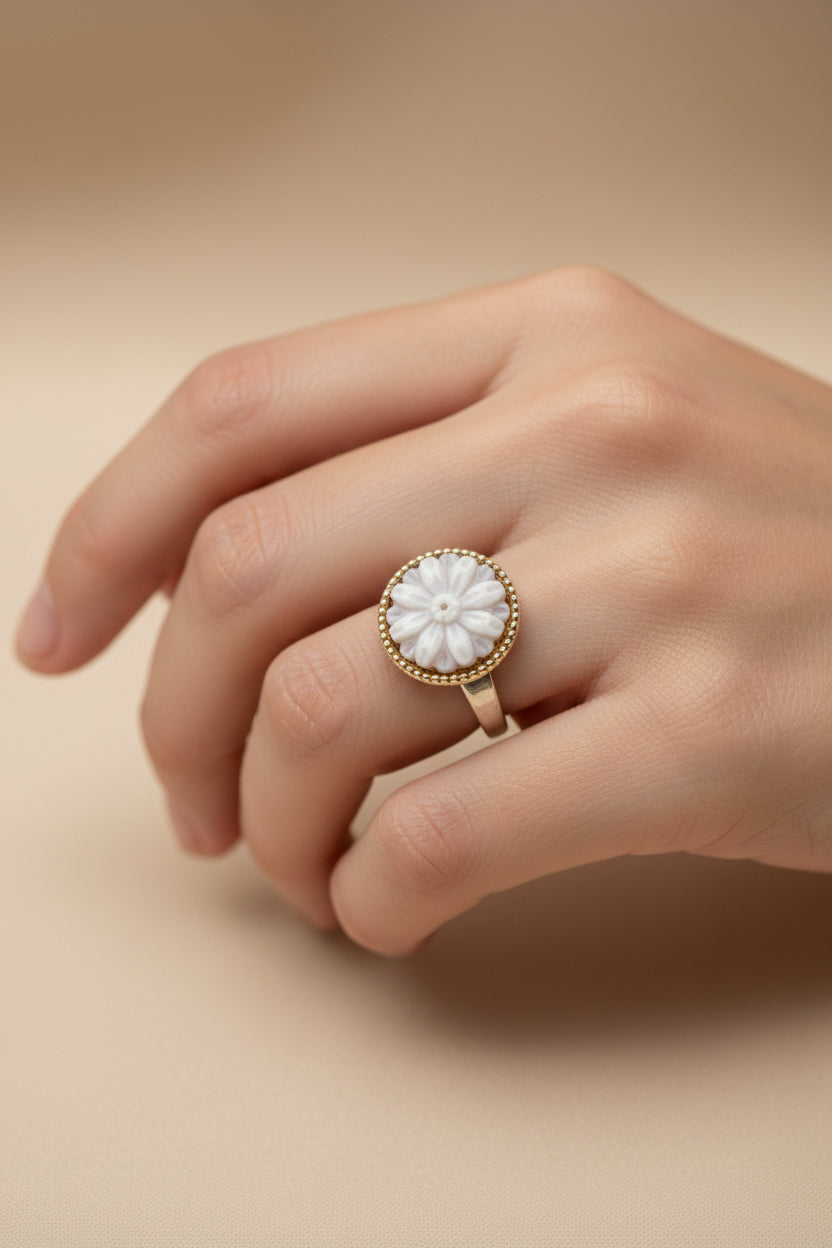 Anello in cammeo incisione Fiori
