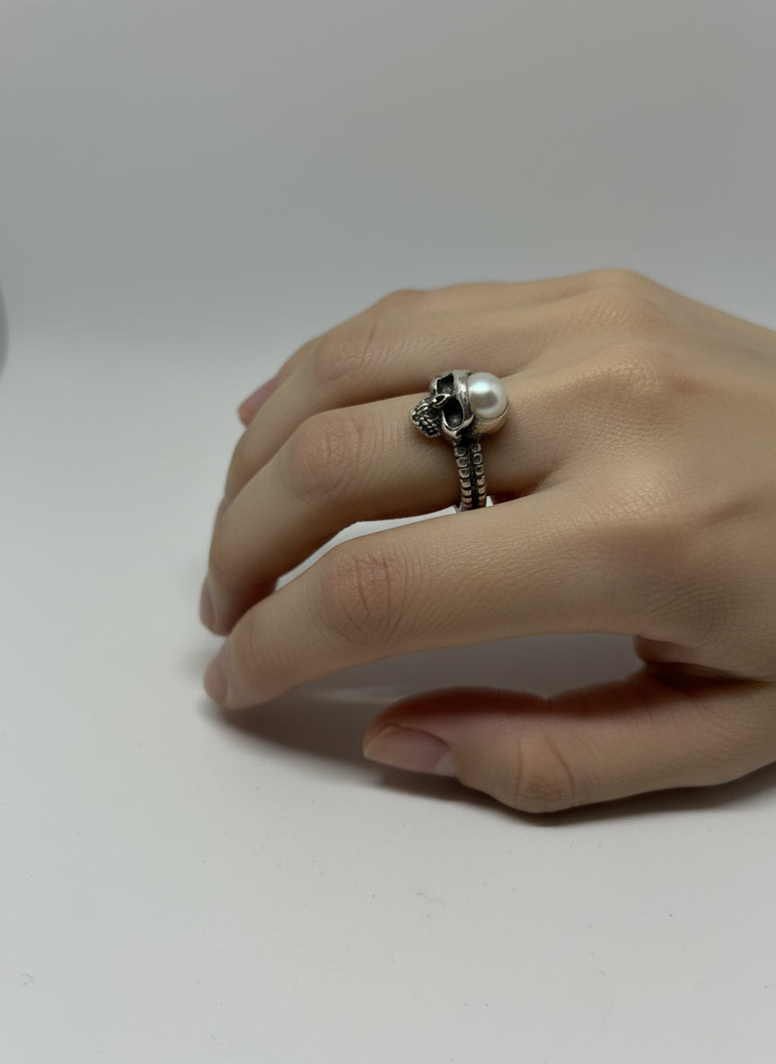 Anello in Argento "Incisione Teschio"