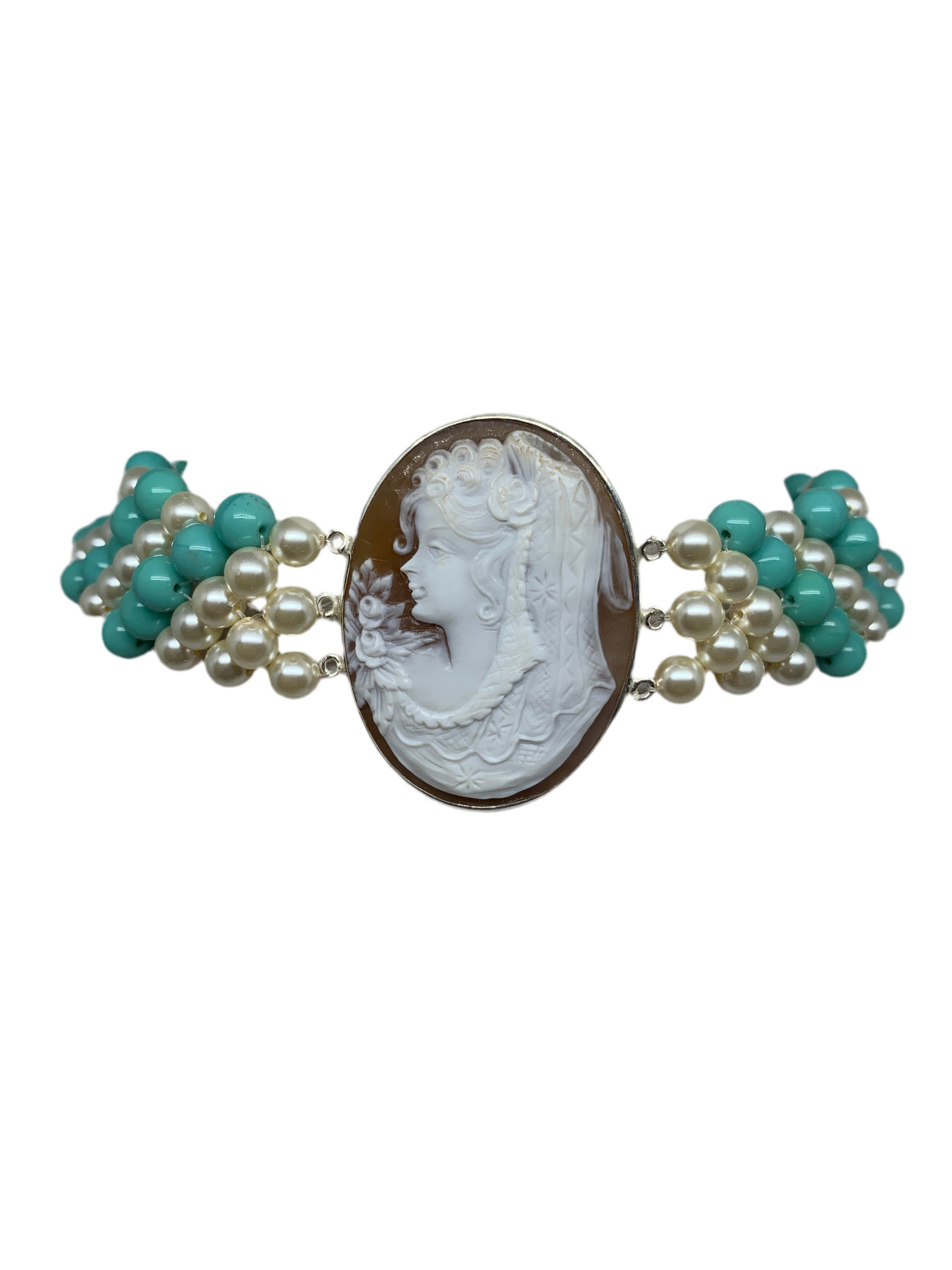 Collana in Cammeo e Pasta di Corallo con Profilo di Donna