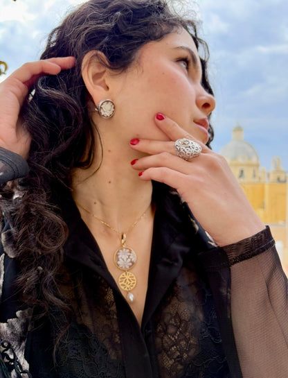 Anello in Cammeo incisione "Fiocco"