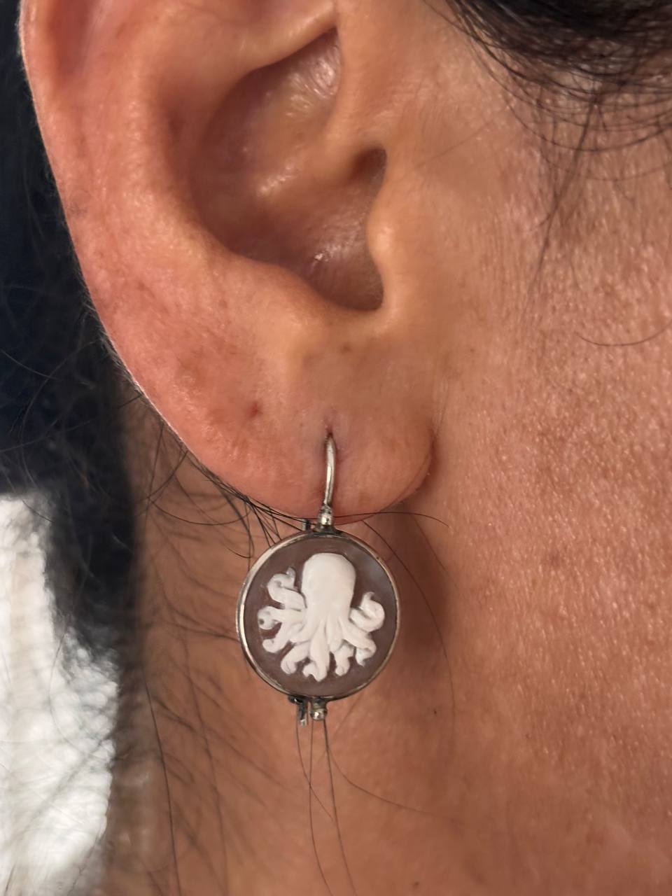 Orecchini in Cammeo Artistico incisione Polpo