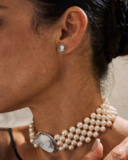 Orecchìni in Cammeo con Profilo di Donna