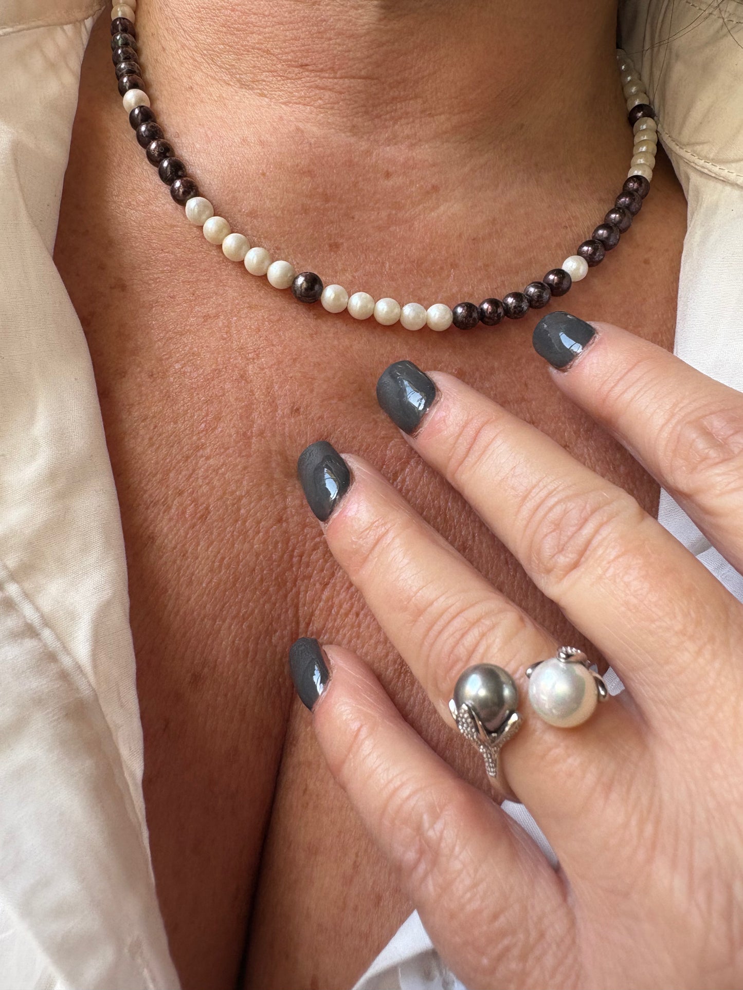 Anello Due Perle Bianca e Nera