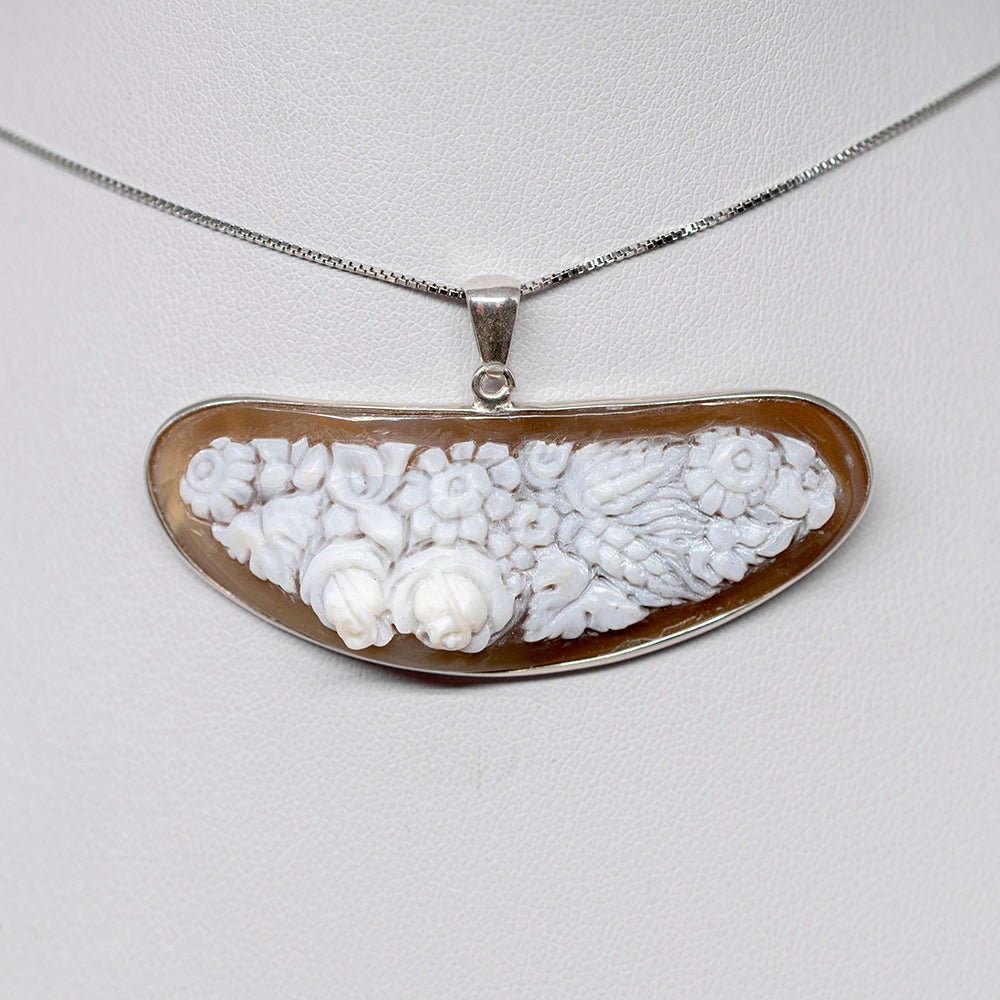 Artistic Cameo Pendant Flowers
