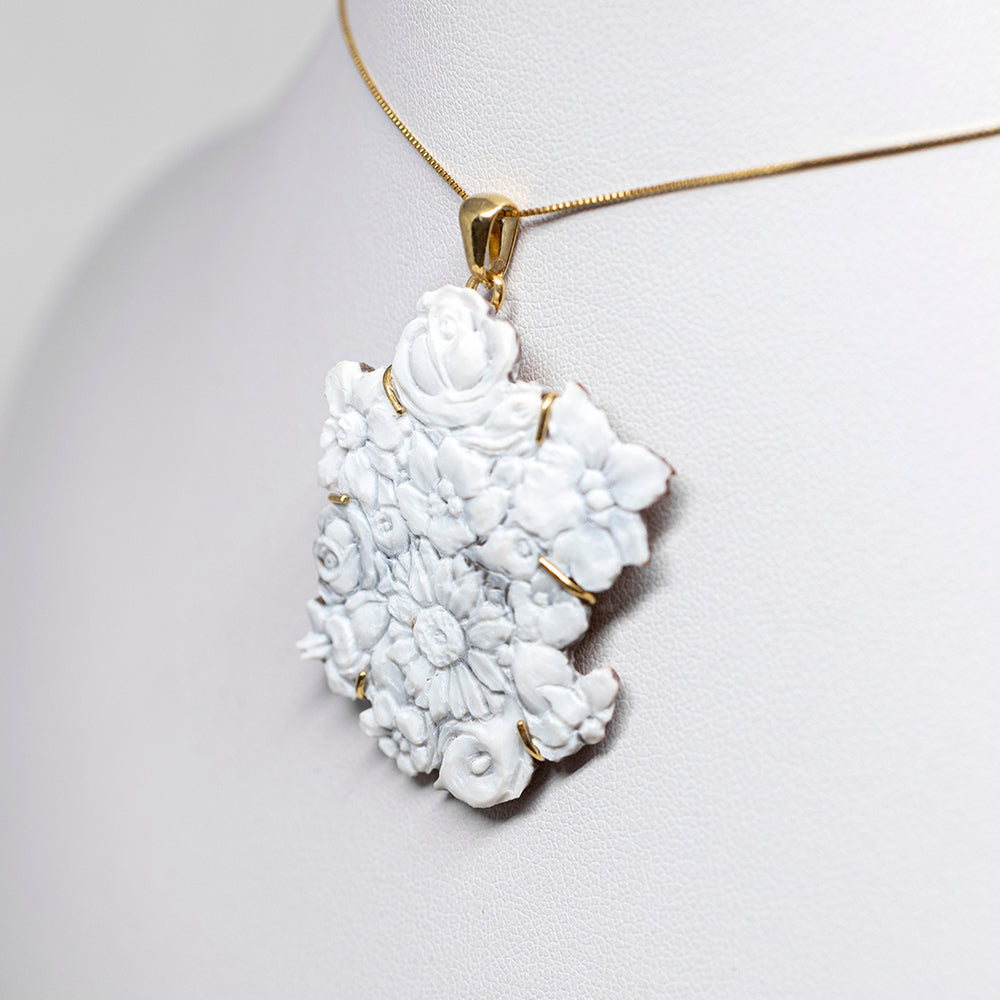 Artistic Cameo Pendant Flowers