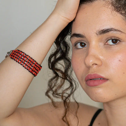 Bracciale Tessito Corallo Rosso e Onice