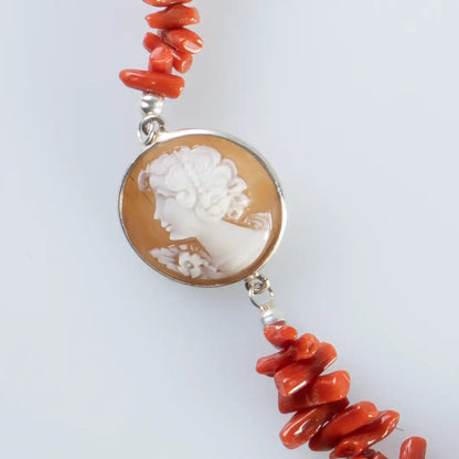 Collana Corallo con Cammeo Profilo Donna