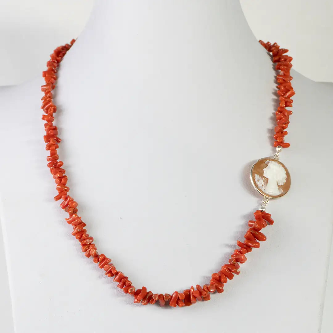Collana Corallo con Cammeo Profilo Donna