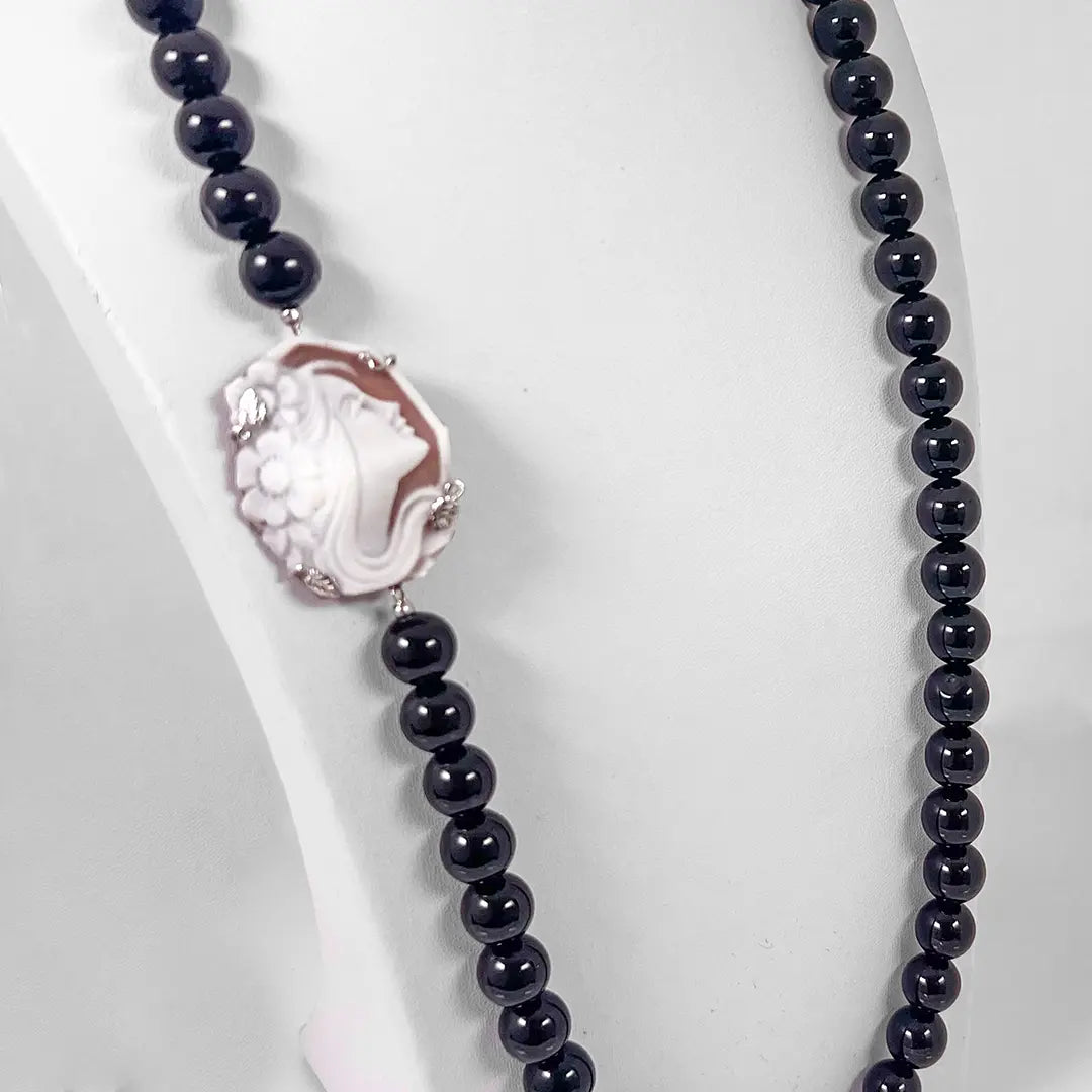 Agate Necklace with Cameo Profile Woman
