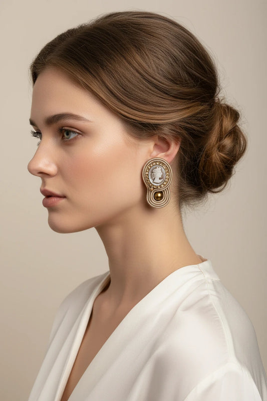 Orecchini in Soutache con Cammeo in Madreperla