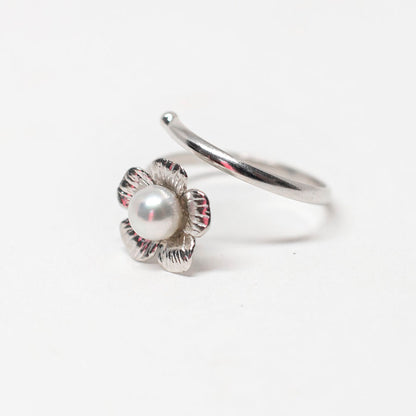Anello-Perla-Coltivata-Fiore