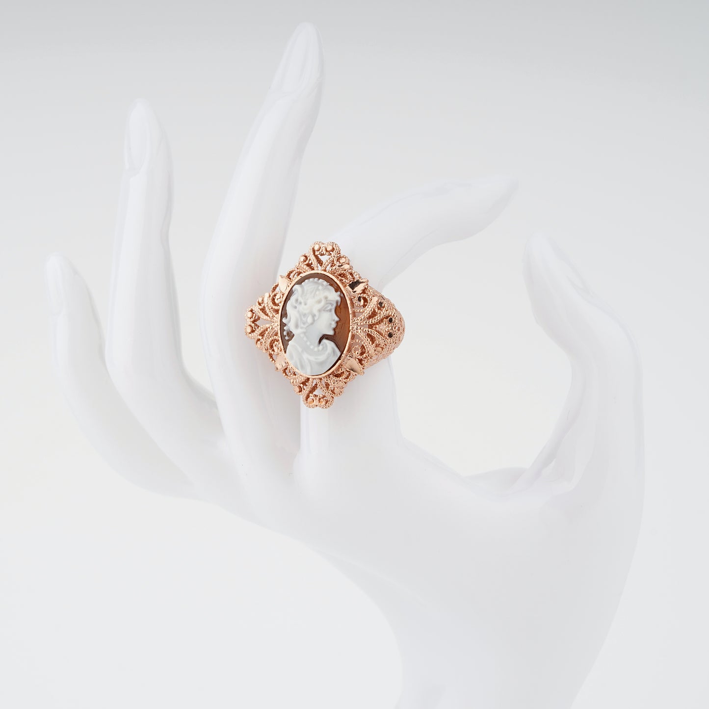 Anello-Anne-Cammeo-Profilo-Donna-Rame