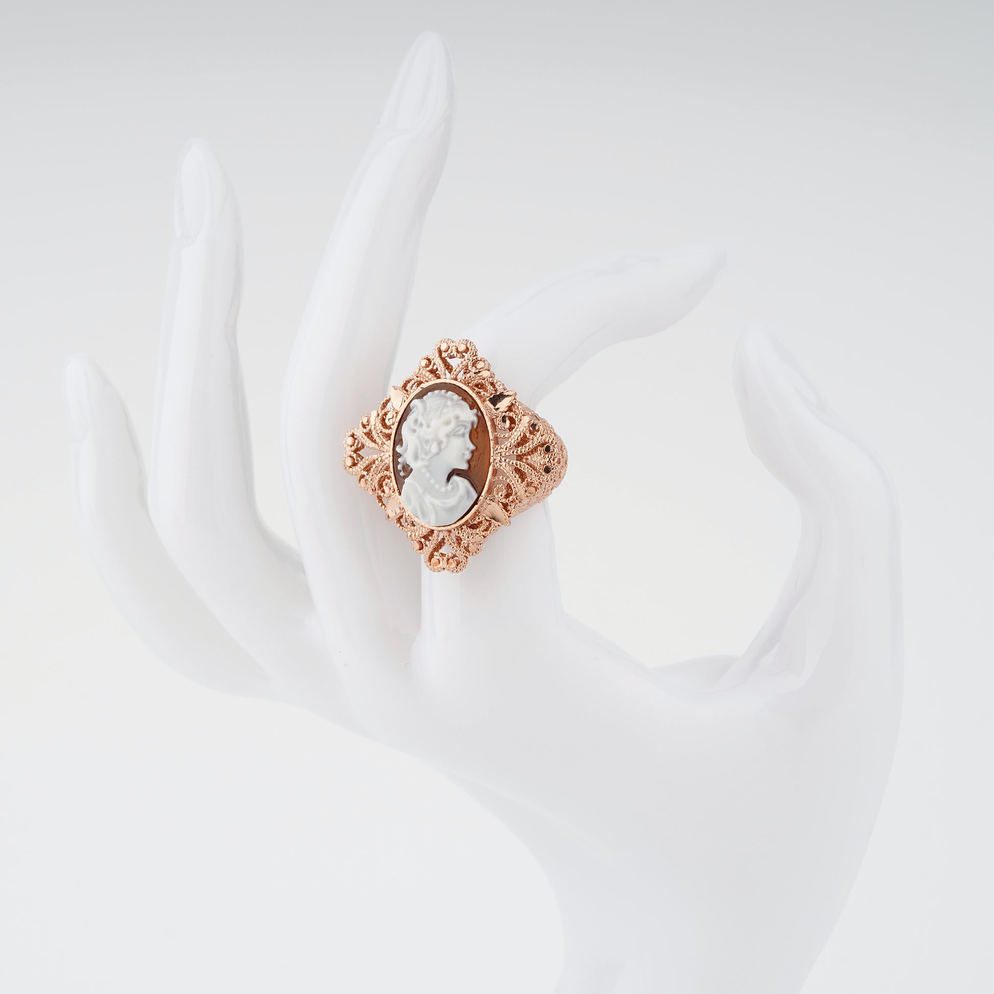 Anello-Anne-Cammeo-Profilo-Donna-Rame