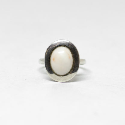 Anello-in-Argento-e-Corallo-Bianco