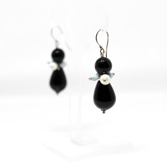 Pearl, agate and silver earrings