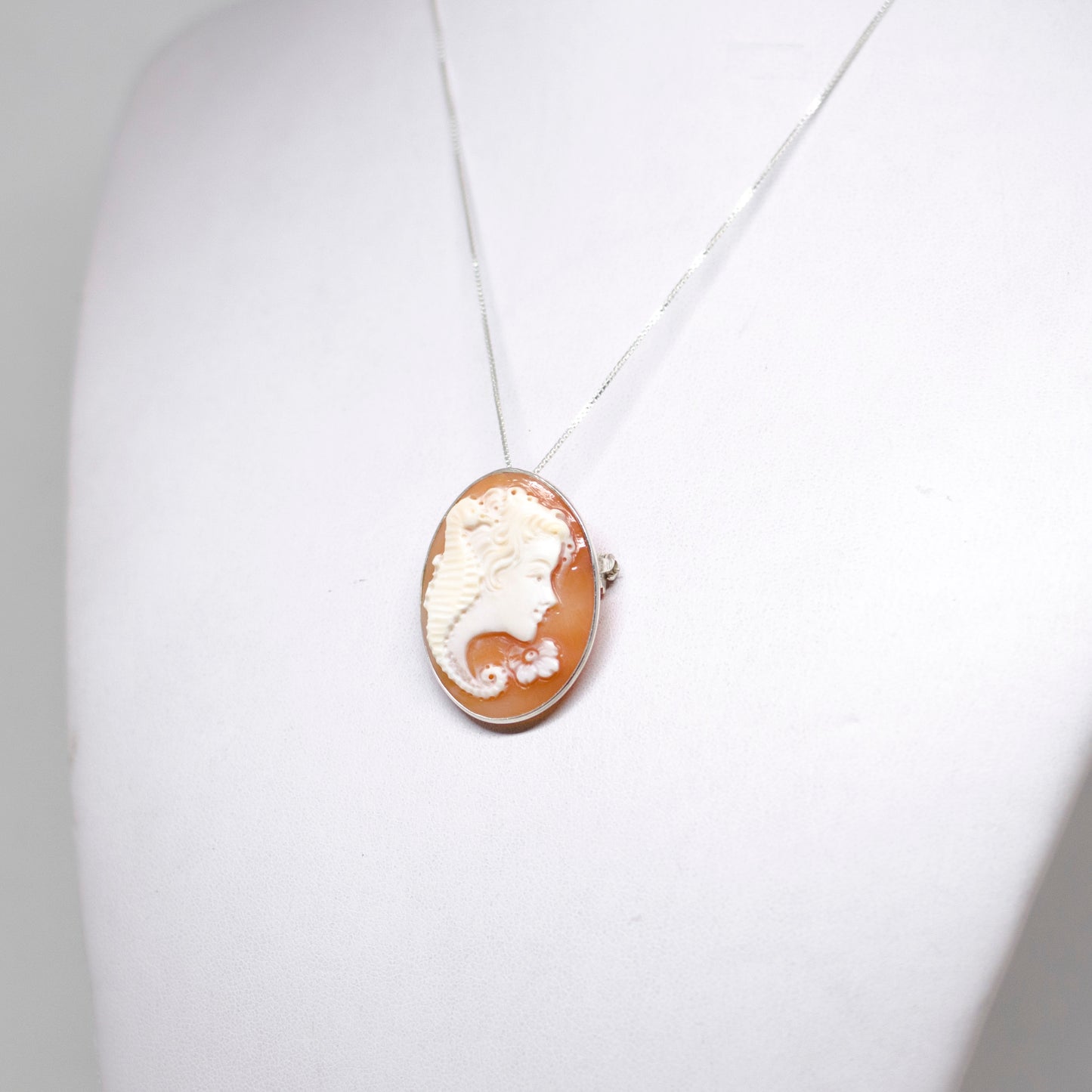 Pendant/Brooch Cameo Profile Woman
