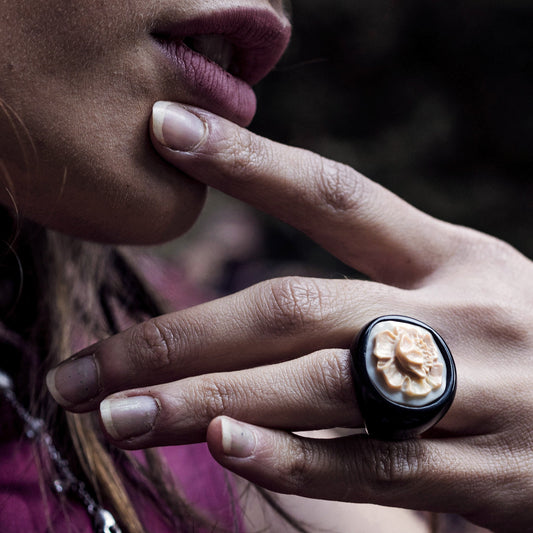 Anello-Cammeo-Incisione-Fiore