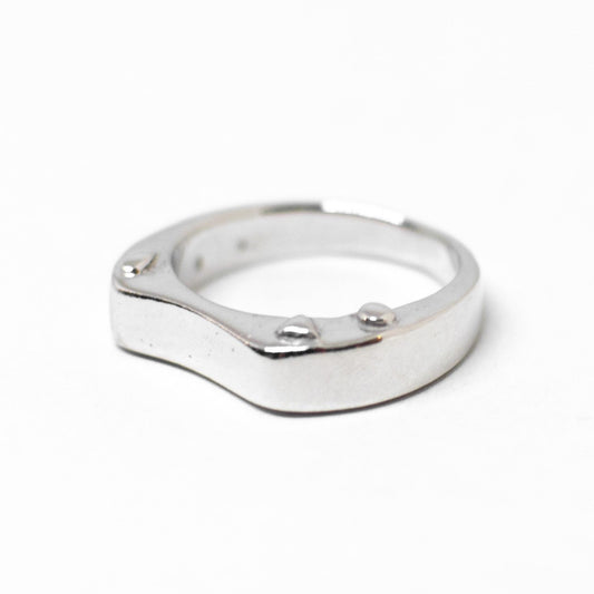 Ring entirely in silver