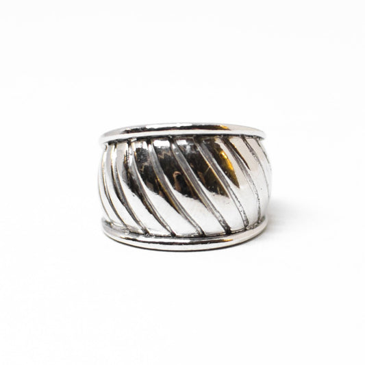 Ring entirely in silver