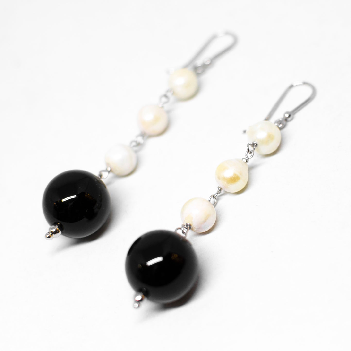Agate and pearl earrings
