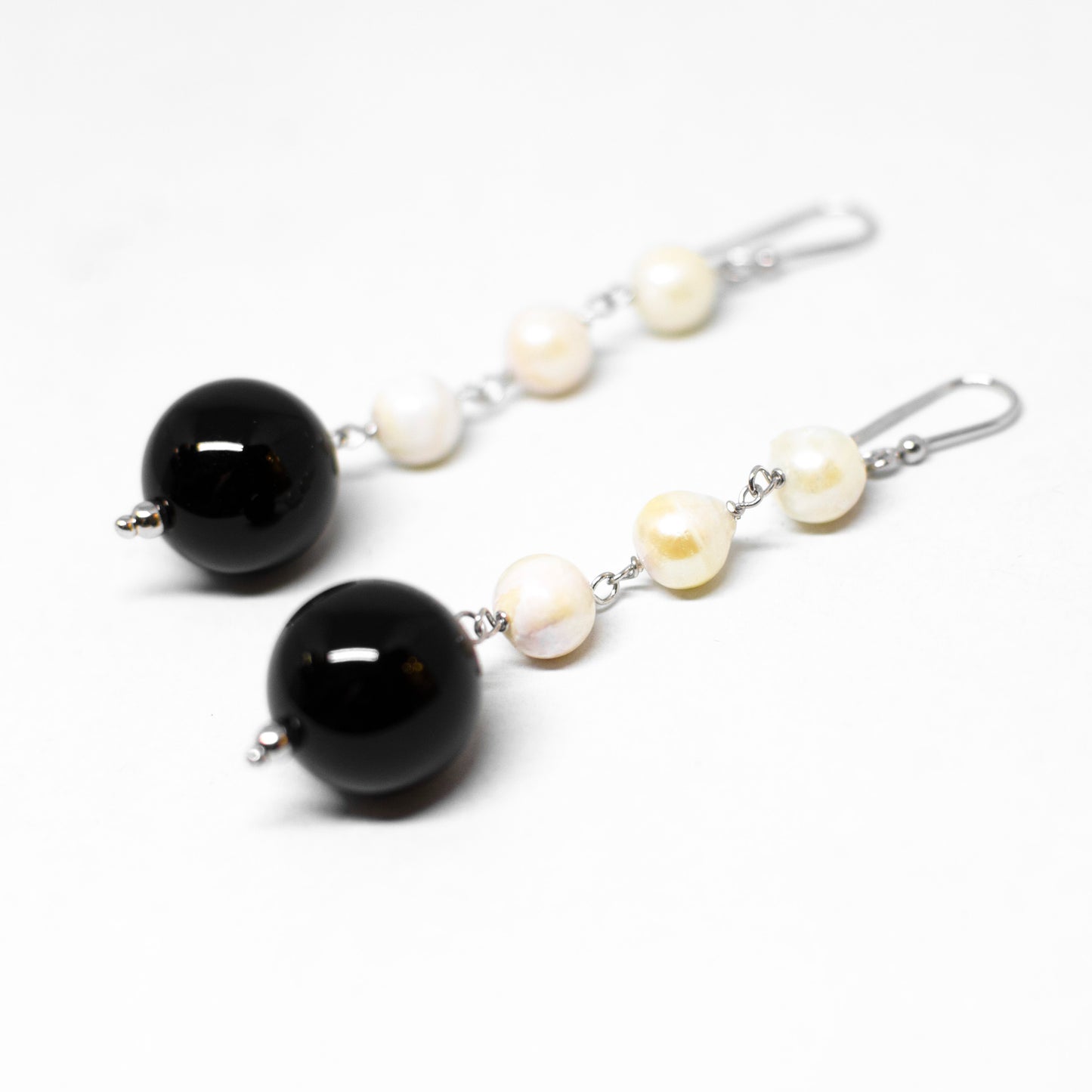 Agate and pearl earrings