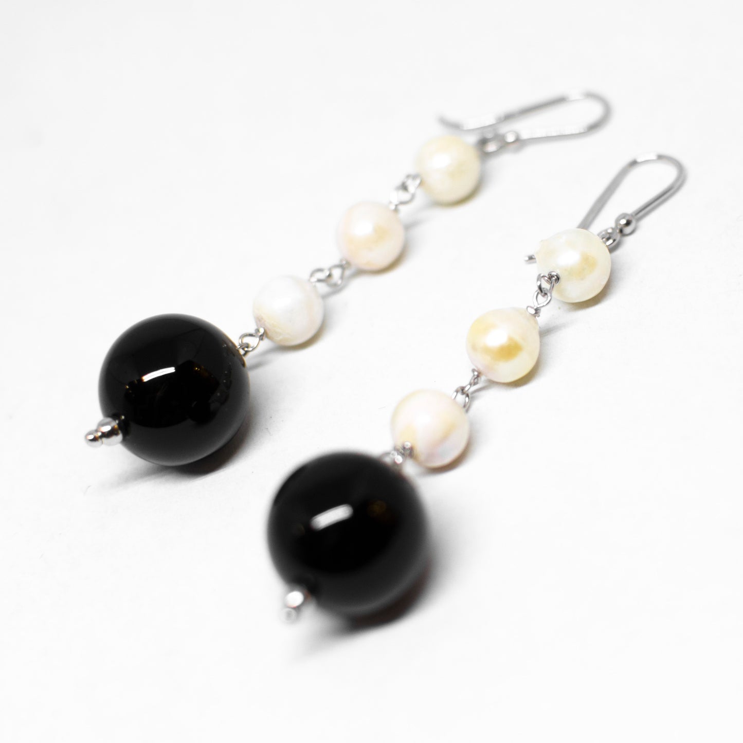 Agate and pearl earrings