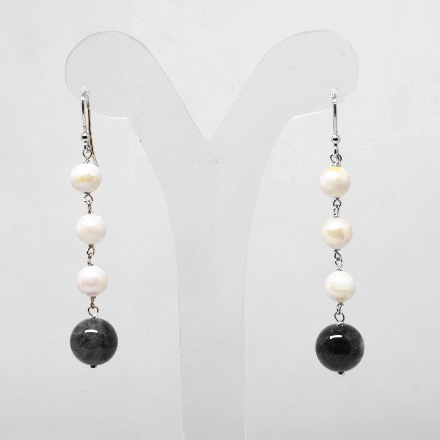 Agate and pearl earrings