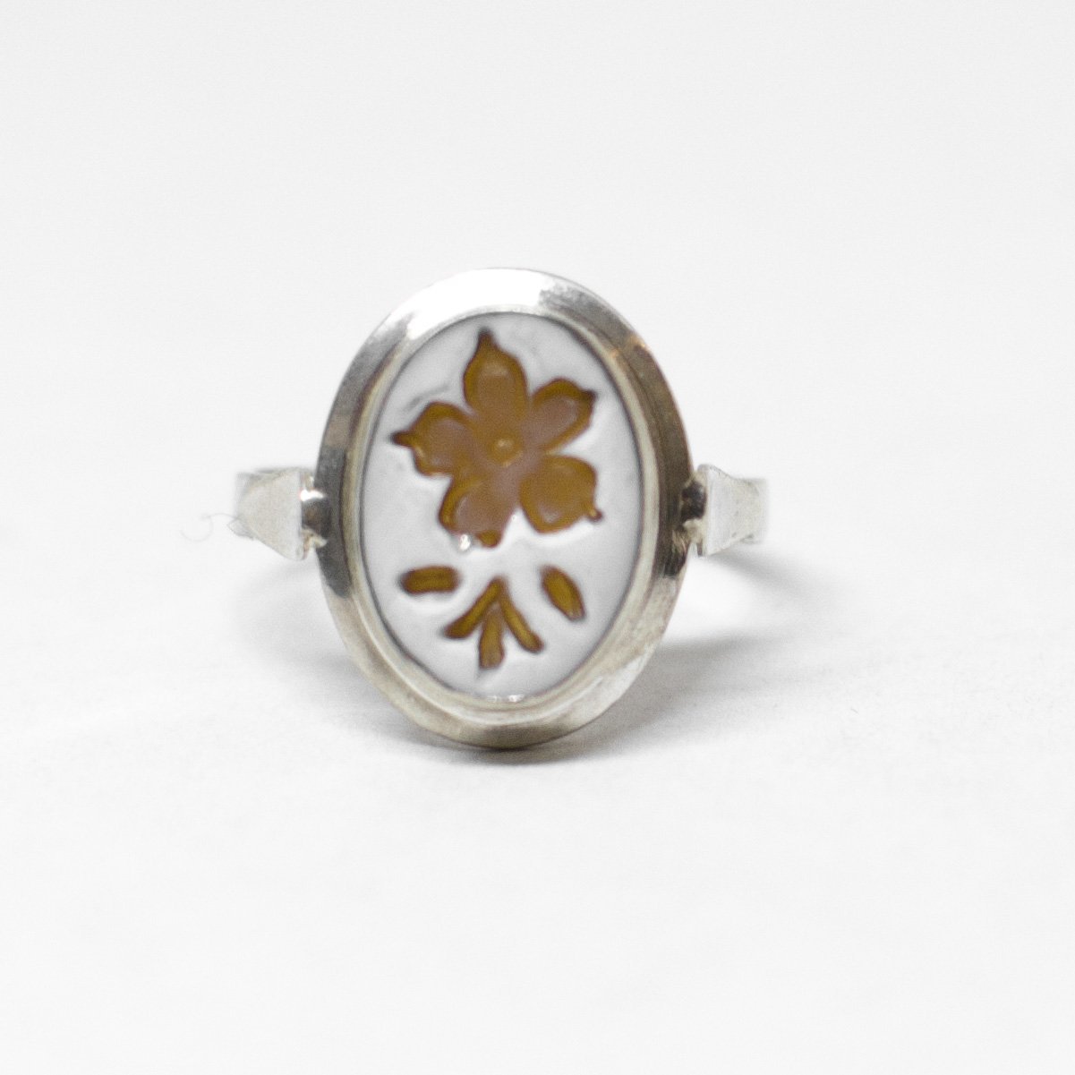 Anello Cammeo Incisione Inversa  Fiori