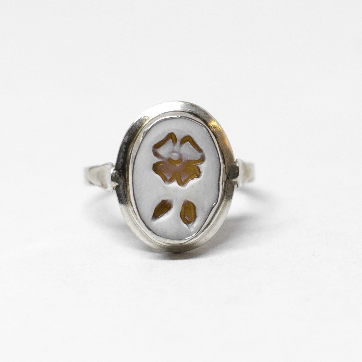 Anello Cammeo Incisione Inversa Fiori