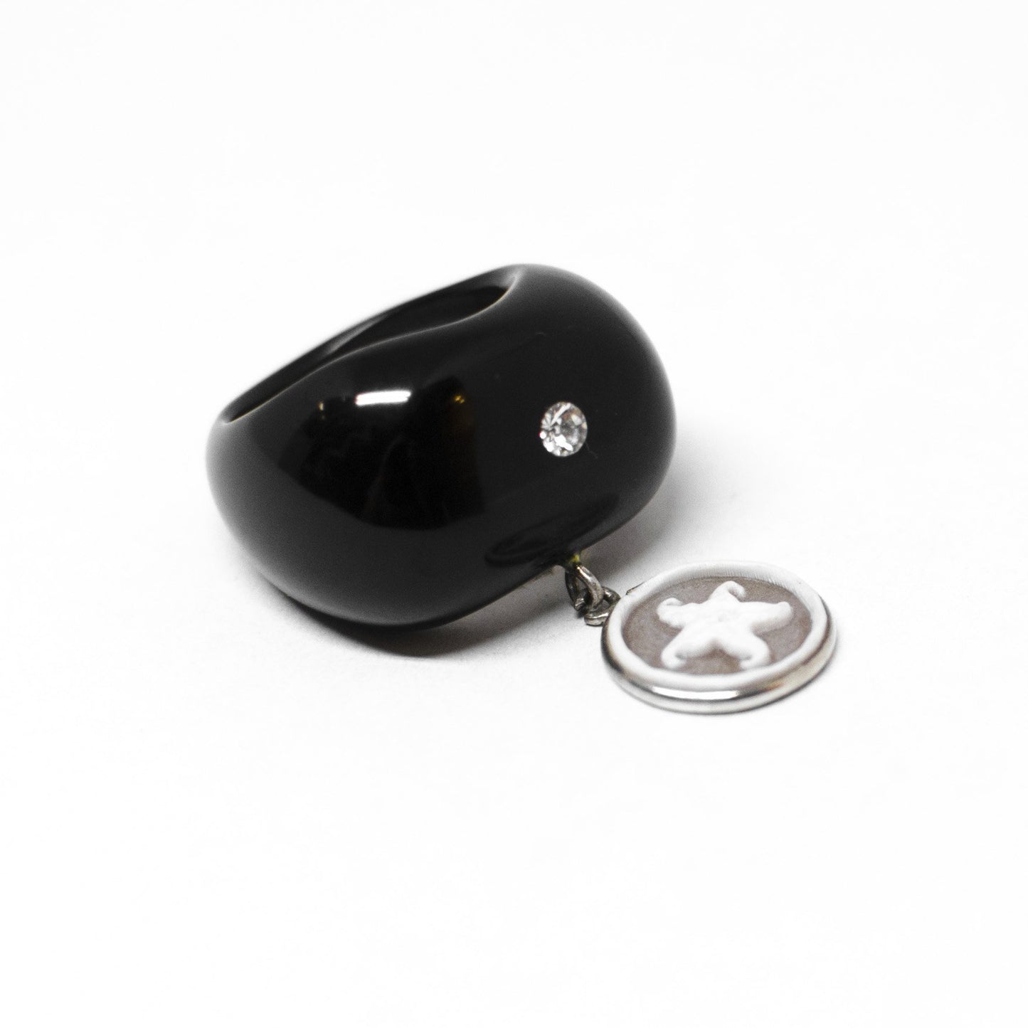 Agate Cameo and Zirconia Ring