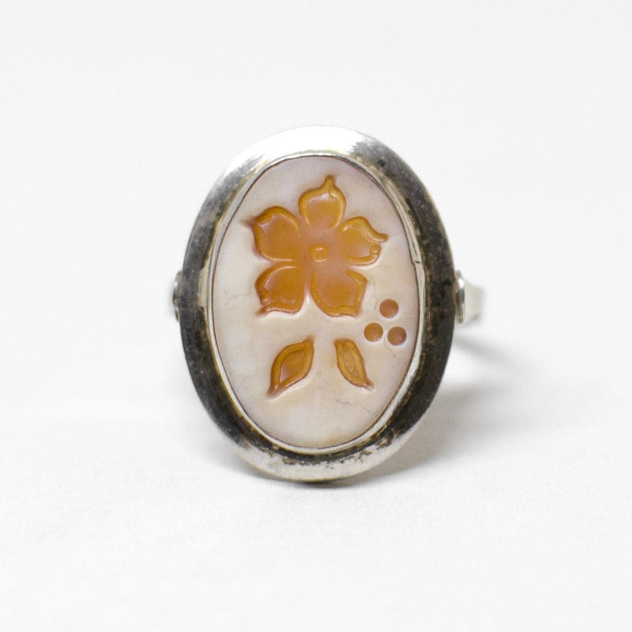 Anello Cammeo Incisione Inversa  Fiori