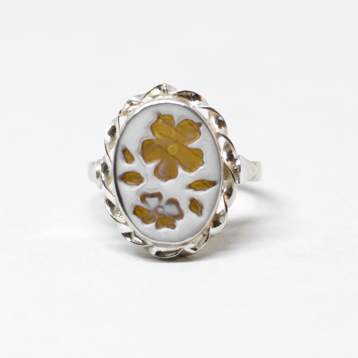 Anello Cammeo Incisione Inversa  Fiori