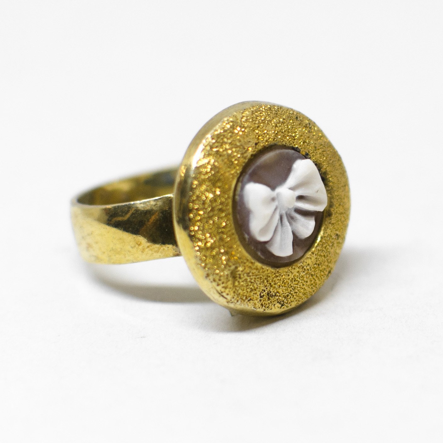 Cameo ring various engravings