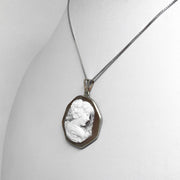 Pendente-Cammeo-Artistico-Profilo-Donna con- Mano